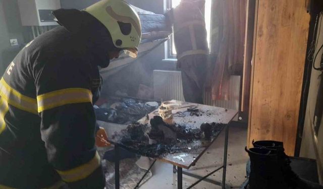 Burdur’da prizde unutulan ütü yangına neden oldu