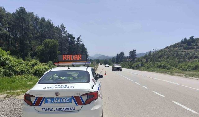 Burdur’da trafik denetimlerinde 7 bin 462 araç kontrol edildi