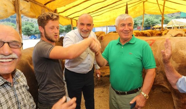 Canik’te kurbanlıklar görücüye çıktı