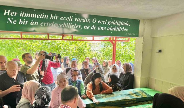 Cinayet kurbanı kız kardeşler toprağa verildi