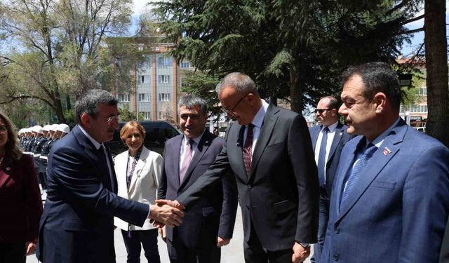 Cumhurbaşkanı Yardımcısı Yılmaz: "Ana muhalefet partisinin tek yaptığı popülizm"