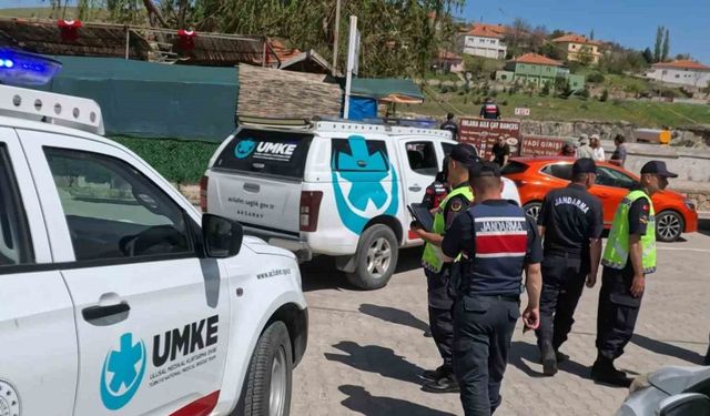 Dede ile torunu fotoğraf çektirirken Melendiz Çayı’na düştü