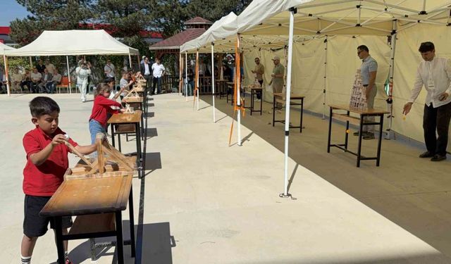 Dijital değil gerçek oyuncaklarla yarıştılar