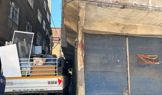 Diyarbakır’da bir esnaf 2 yıldır kimliği belirsiz kişilerin silahlı saldırısına uğruyor
