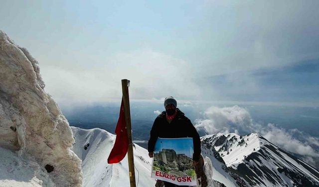Elazığlı sporcu Erciyes Dağı’na tırmandı