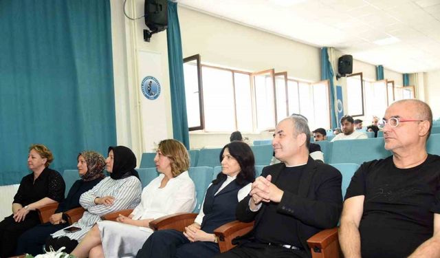 "Enflasyon ve Gençlik: Geleceğe Yatırım" konferansı düzenlendi