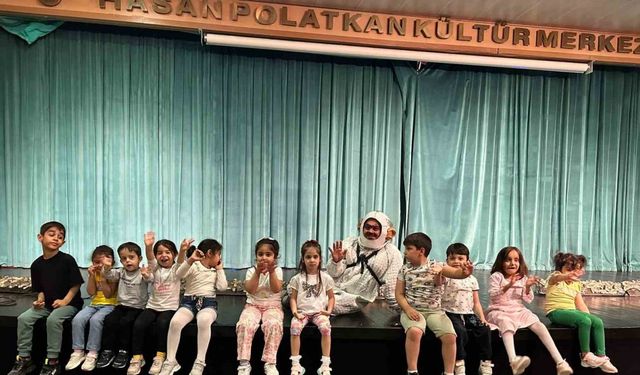 Engelsiz Kreş’te tiyatro mutluluğu