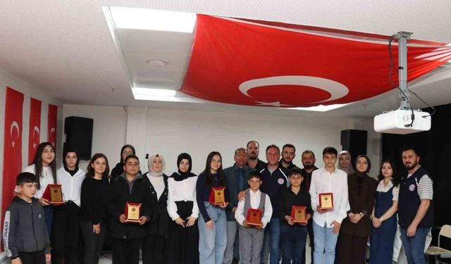 Genç yetenekler sesleriyle hem yarıştı hem mest etti