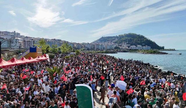Giresun’da SOLOTÜRK gösterisi ilgiyle izlendi