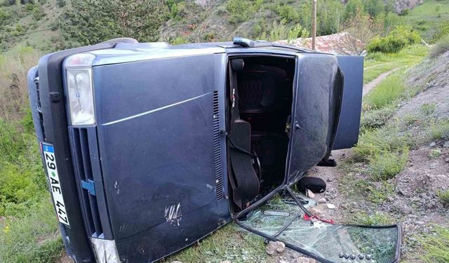 Gümüşhane’de otomobil devrildi: 4 kişi yaralandı
