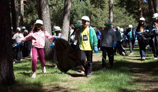 Hanak Kent Ormanında ’Orman Benim’ etkinliği