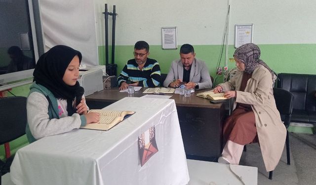 Hisarcık Kutluhallar İlk-Ortaokulu’nda Kur’an-ı Kerimi güzel okuma yarışması