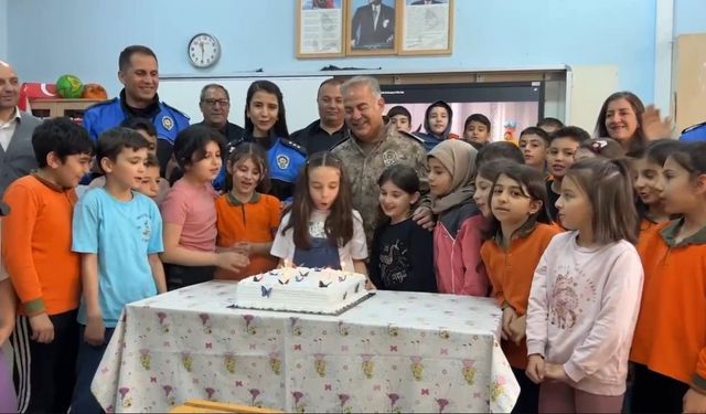 İl Emniyet Müdürü Turgay’dan kendisini doğum gününe davet eden öğrenciye sürpriz