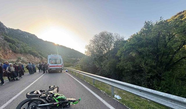 Isparta’da bariyerlere çarpan motosikletteki lise öğrencisi hayatını kaybetti