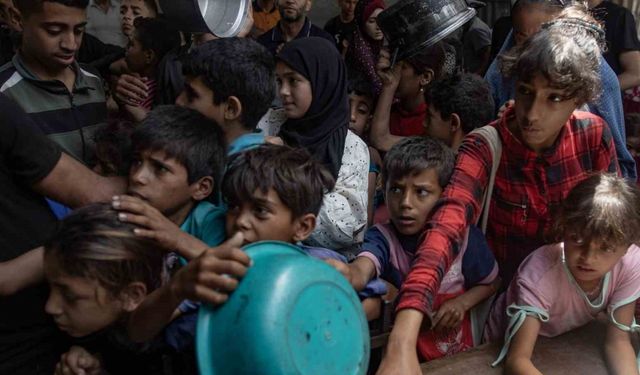 İsrail’in yardım geçişine izin vermediği Gazze’de Filistinliler açlıkla karşı karşıya