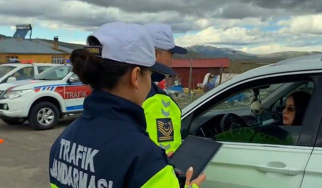 Jandarma örnek sürücüleri ödüllendirdi