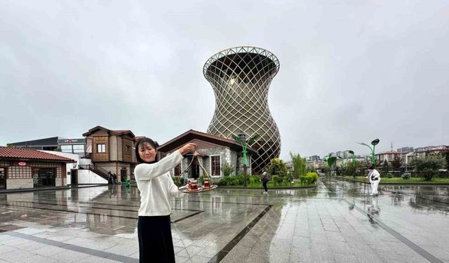 Japonyalı ‘Türk Çayı Demleme Ustası’ Rize’de çay demledi