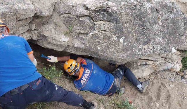 Kaçık kazı yaparken feci şekilde can verdi