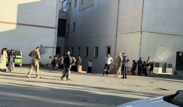 Kavgayı ayırmaya çalışırken canından oldu