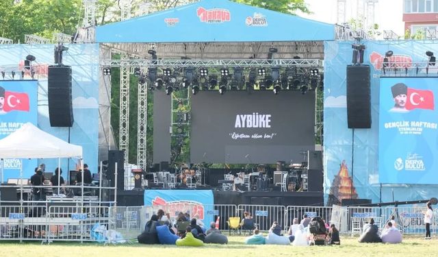 Kırklareli’nde Gençlik Haftasında "Aybüke: Öğretmen Oldum Ben" filmi gösterime sunuldu