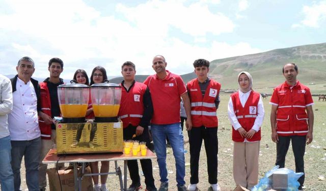 Kızılay’ın yaylada düzenlediği bahar şenliği renkli görüntülere sahne oldu