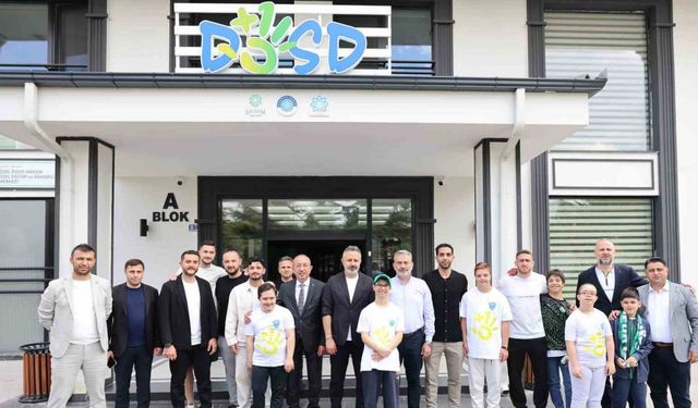 Konyaspor’dan özel çocuklara ziyaret