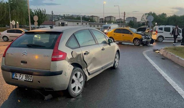 Kural ihlali yapan taksi kazaya sebep oldu, 1 yaralı