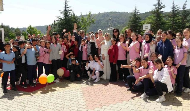 Kütahya’da sanat ve edebiyat rüzgârı, Adnan Menderes Ortaokulu’ndan anlamlı festival