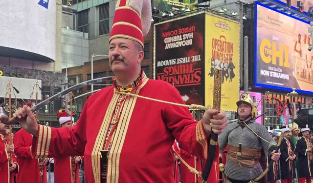 Mehteran Birliği’nden Times Meydanı’nda görkemli konser