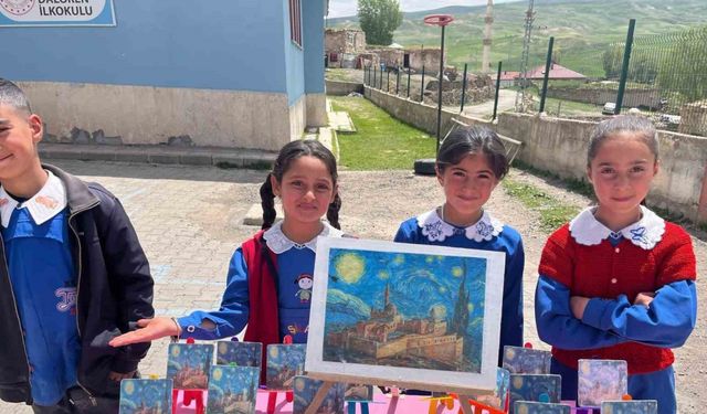 Minik eller sanatla buluştu