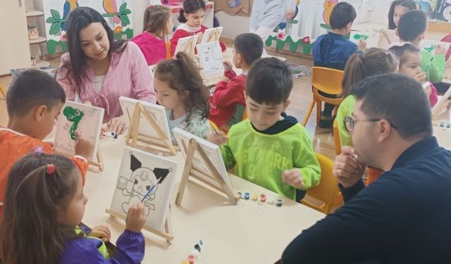 Minik ressamlar hayallerini tuvale yansıttı