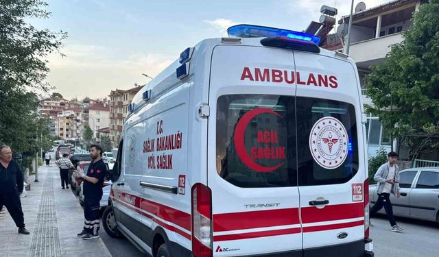 Motosiklet ile bisiklet çarpıştı; 1 yaralı