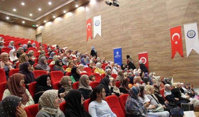 Muğla’da "fıtratın korunması ve aile" konulu konferans gerçekleştirildi
