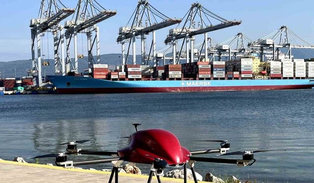 Mühendis çiftten çok amaçlı dron: Aydınlatıyor, yıkıyor, yangın söndürüyor