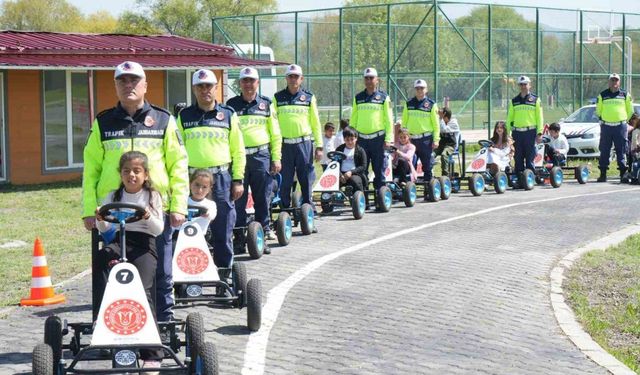 Muş’ta öğrencilere uygulamalı trafik eğitimi
