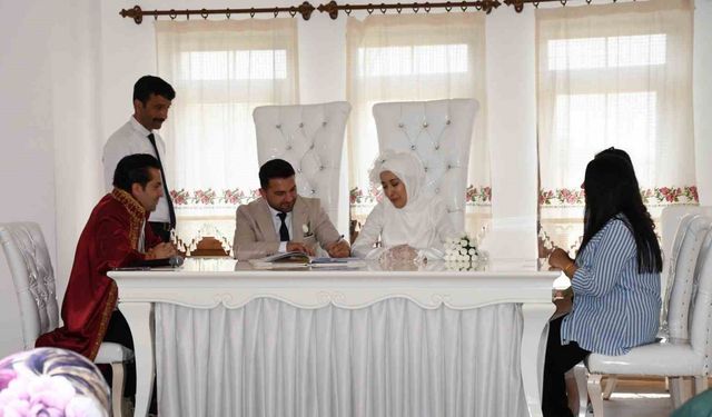 Nikah dairesinde 25.05.2025 yoğunluğu