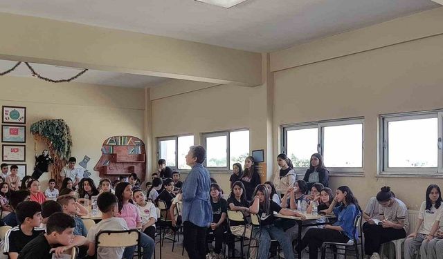 Okudukları kitabın yazarıyla buluştular