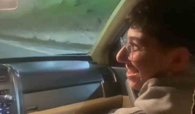 Otostopla aracına bindikleri rektöre tanımayıp "Dayı" dedi, o anlar kameraya yansıdı