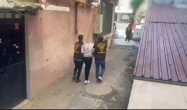 Polisi "beybi", müşterileri "koli" şifresiyle belirleyen fuhuş şebekesine "Pandora Operasyonu"nda 6 tutuklama