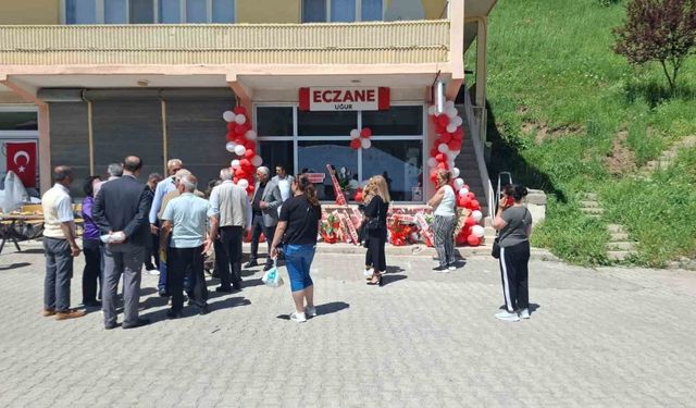 Pülümür’de 18 yıl aradan sonra eczane açıldı