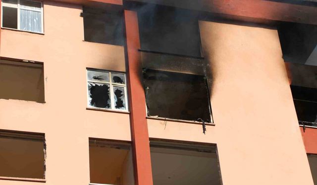 Rize’de boş binada yangın çıktı