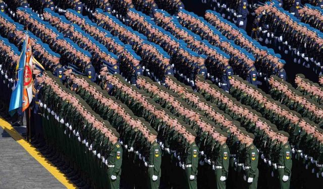 Rusya’da 9 Mayıs Zafer Günü’nde görkemli tören