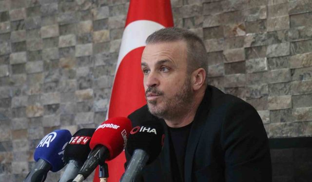 Sakaryaspor Başkanı Cumhur Genç, kulübün mali tablosunu açıkladı