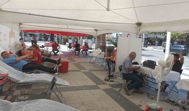 Sarıgöl’de kan bağışı kampanyasına büyük destek