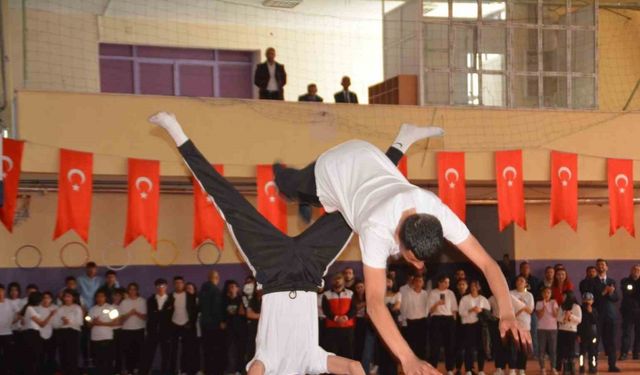 Sarıkamış’ta 19 Mayıs coşkuyla kutlandı