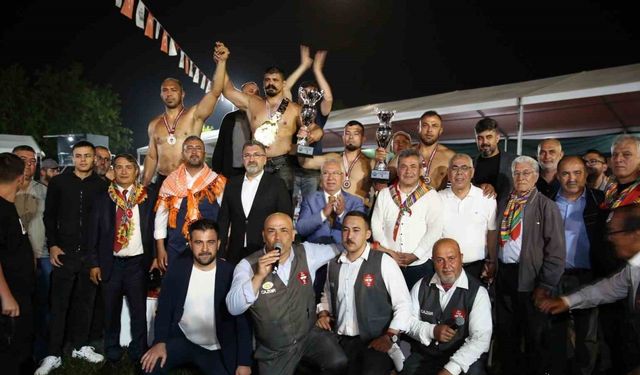 Serik’te Başpehlivan Cengizhan Şimşek oldu