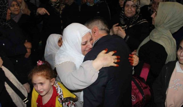 Siirt’in hacı adayları kutsal topraklara gözyaşlarıyla uğurlandı