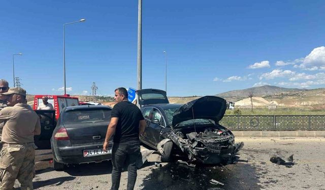Siirt’te trafik kazası: 1’i ağır 4 yaralı