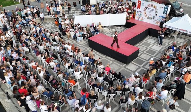 Silivri Kültür Merkezi ve Mahalle Evleri’nde eğitim alan kursiyerlerin el emeği ürünleri sergilendi