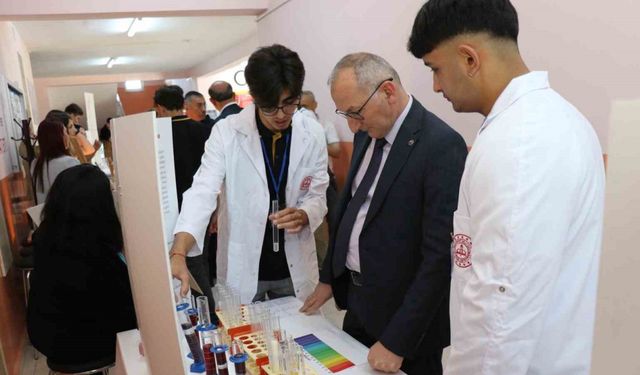 Sinop’ta bilim fuarı açıldı